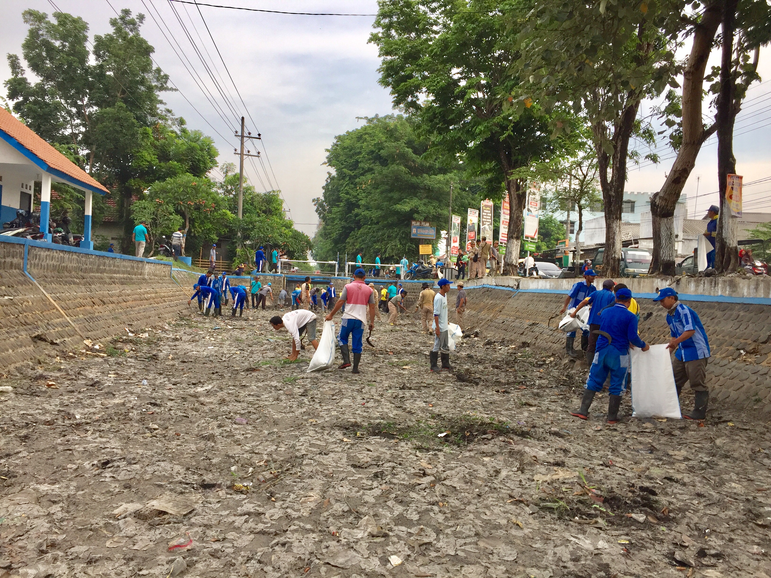 Bersih Bersih sepanjang Sungai Gude Ploso mulai dari  desa.Tambakrejo sampai kect. Tembelang Jombang